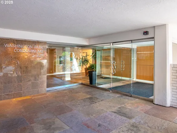 2211 SW Park Pl Unit 803, Portland, OR 97205