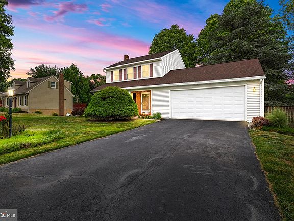 2nd image of 9 Audubon Cir