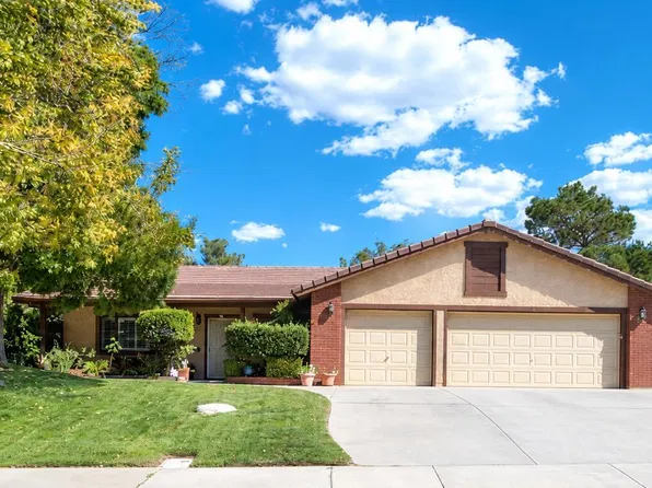 42220 Woodstone Ln, Lancaster, CA 93536