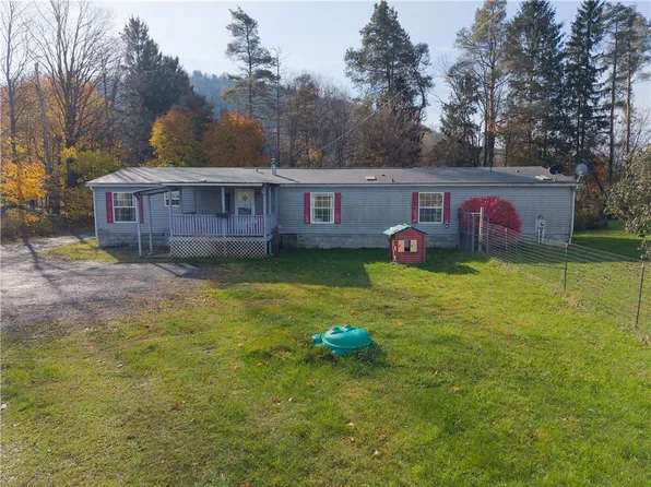 6763 Gardner Rd, Bath, NY 14810