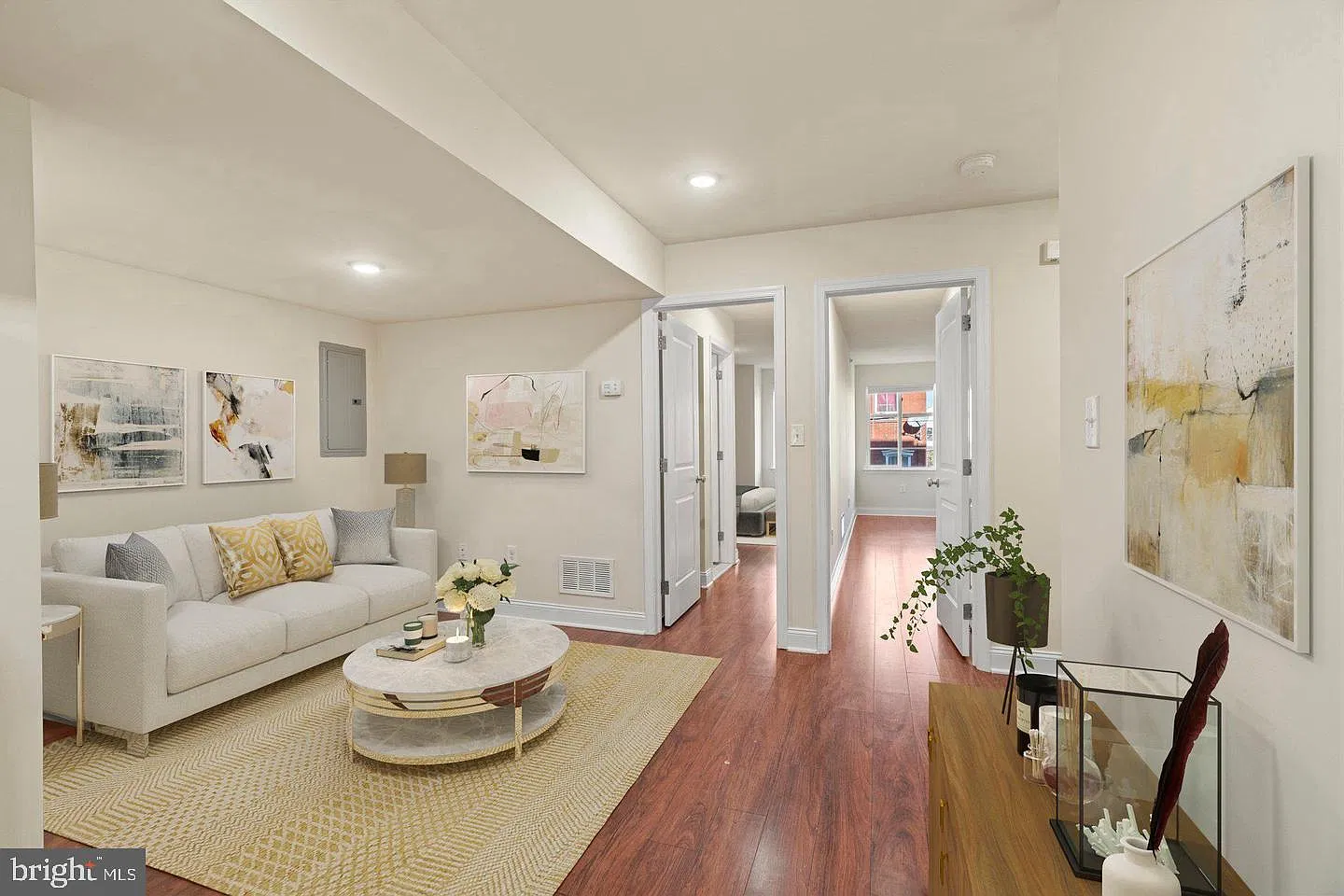 4 bed, 4.0 bath, 1200 sqft, $600 — Photo 2
