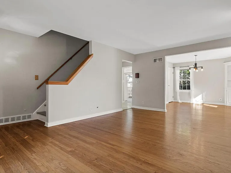 4918 N Berkeley Blvd — Photo 7