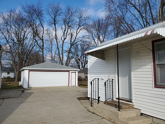 2nd image of 797 W Brookmont Blvd