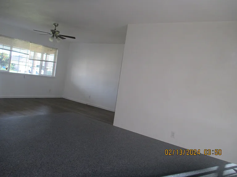 15 La Palma Dr — Photo 7