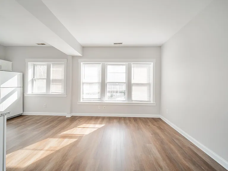 234 E 9th St #102 — Photo 12