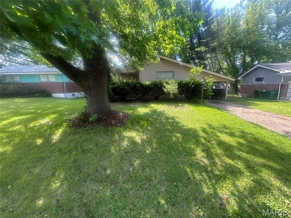 9919 Lanier Dr, Saint Louis, MO 63136