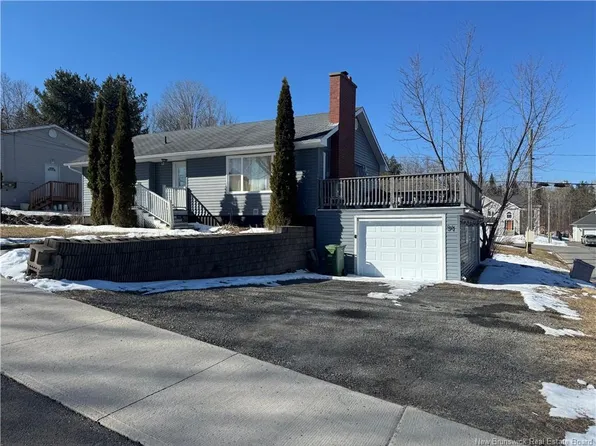 91 Fairview Dr, Fredericton, NB E3C 1K3