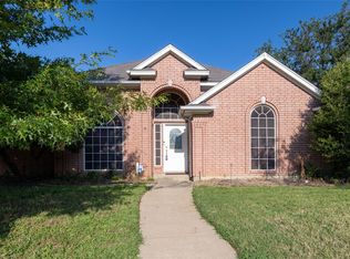 7525 Orange Valley Dr, North Richland Hills, TX 76182