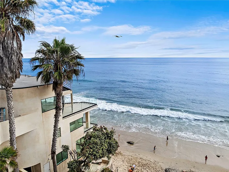 715 Oceanfront Front — Photo 3
