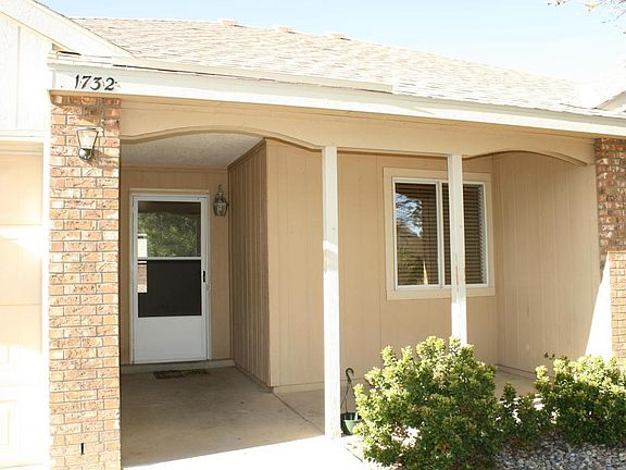 1732 Strawberry Dr NE, Rio Rancho