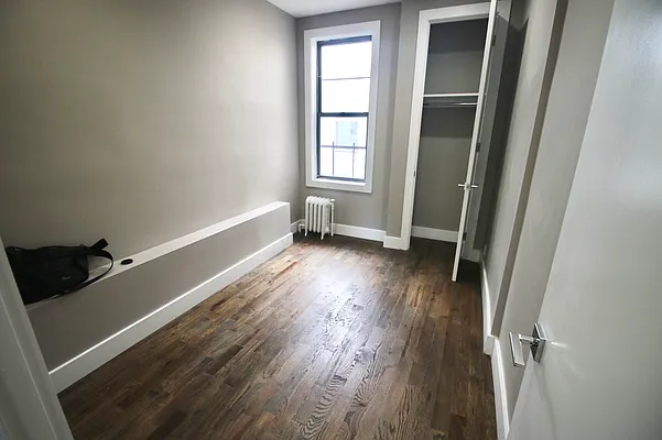 Rented by Delmark Realty LLC | media 31