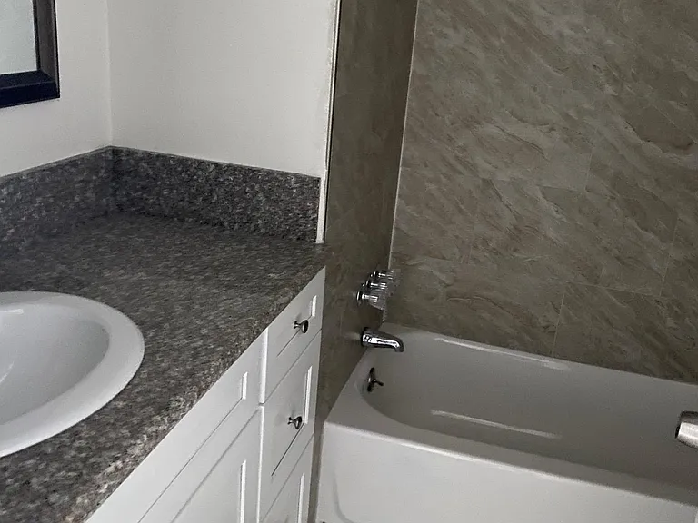 20208 Leadwell St #1 — Photo 16