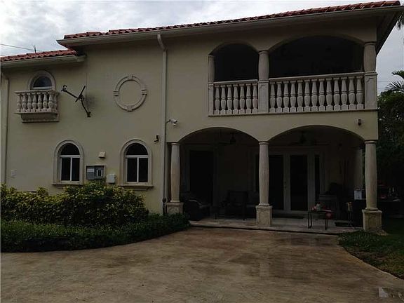 2nd image of 9495 Biscayne Blvd