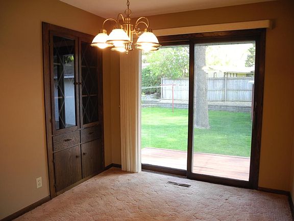 3rd image of 2784 Longview Dr