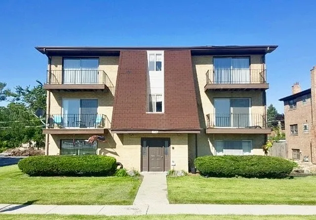 17340 Ridgeland Ave APT 3N photo 1