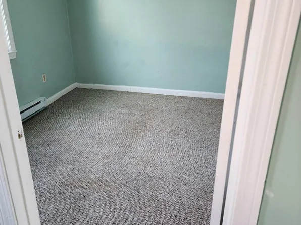 435 4th St #1, Fall River, MA 02721