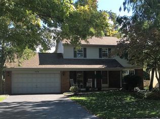 7574 Saunderlane Rd, Columbus, OH 43235