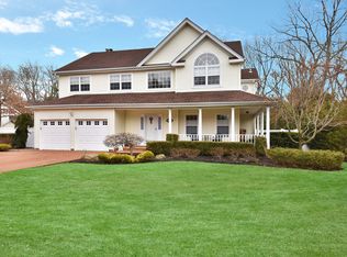 177 Plymouth Blvd, Smithtown, NY 11787