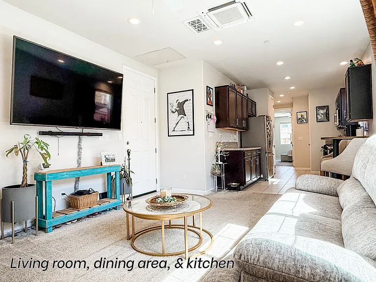 681 W Crocker Ln — Photo 9