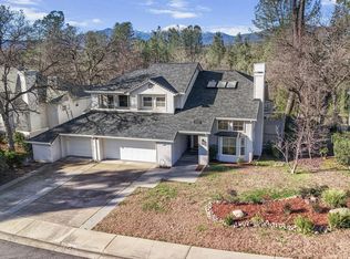 1672 Saint Andrews Dr, Redding, CA 96003