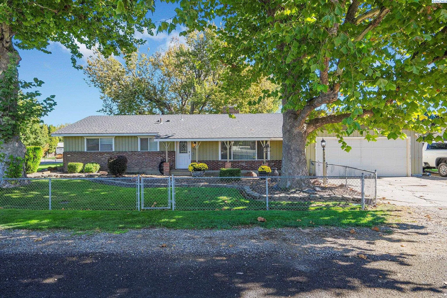 1705 S Sharron St photo 1
