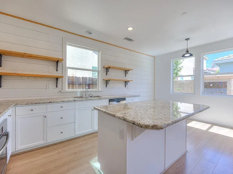 1511 N Encoure Way — Photo 5