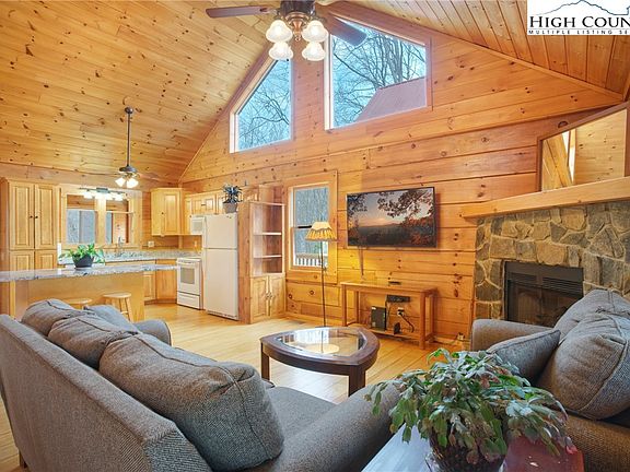 2nd image of 140 Vixen Den Drive