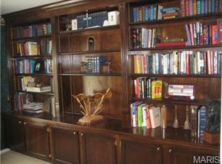 1506 Timber Point Ct, Chesterfield, MO 63017