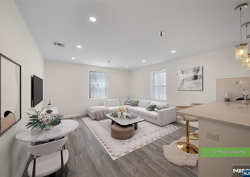 1st image of 22 Engle St APT 12