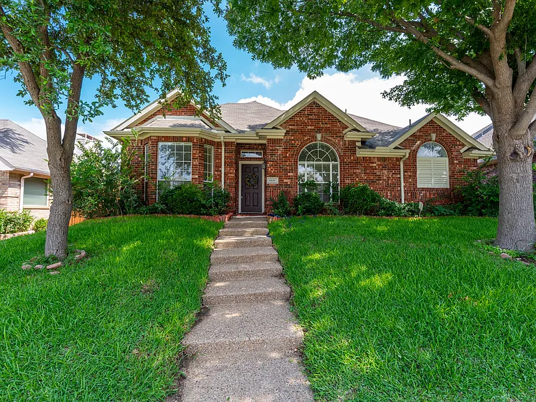 4609 Gardenia Way — Photo 1