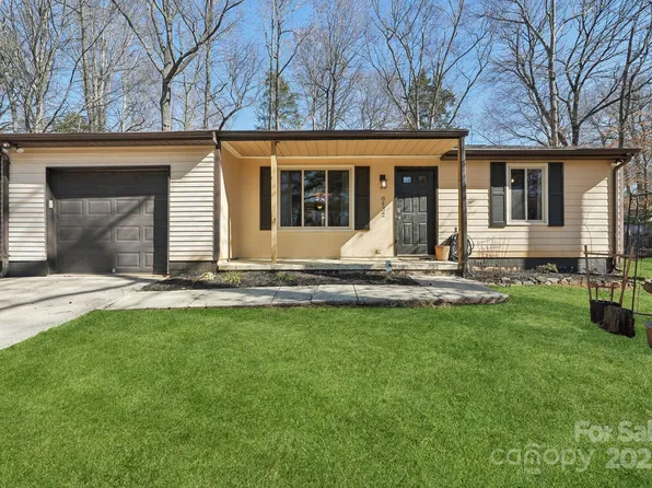 8432 Othello Pl, Charlotte, NC 28227