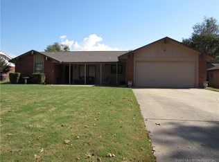 202 Gawf Ln, Muskogee, OK 74403