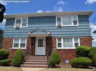 11 Jan Ct, Elmwood Park, NJ 07407