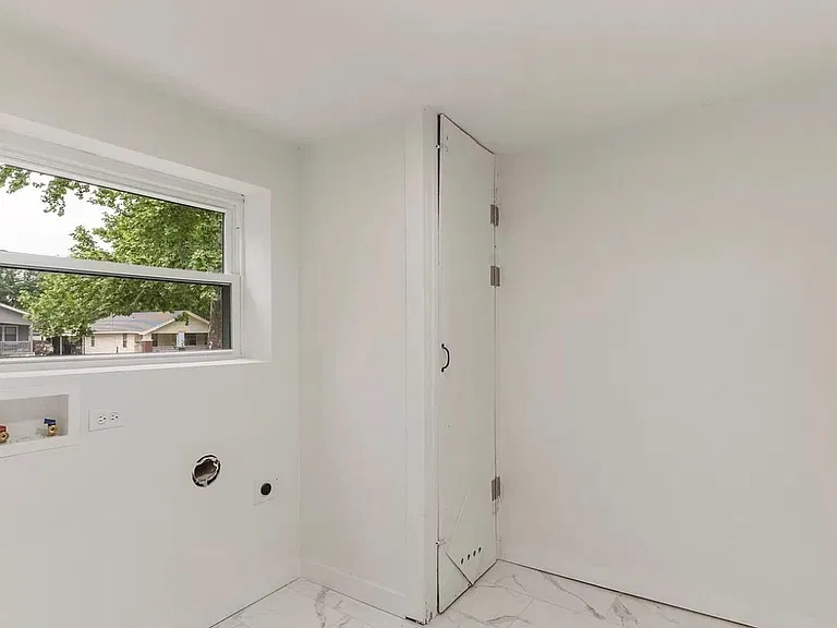 1911 W Easton Ct — Photo 10