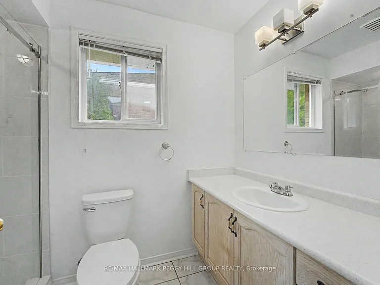 332 Harvie Rd #UPPER — Photo 6