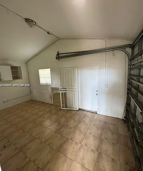 2628 Fletcher Ct — Photo 2