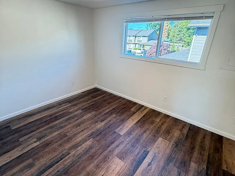 540 W Maple St #25 — Photo 13