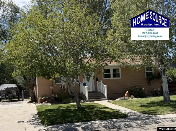 1020 Westwood Dr, Riverton, WY 82501