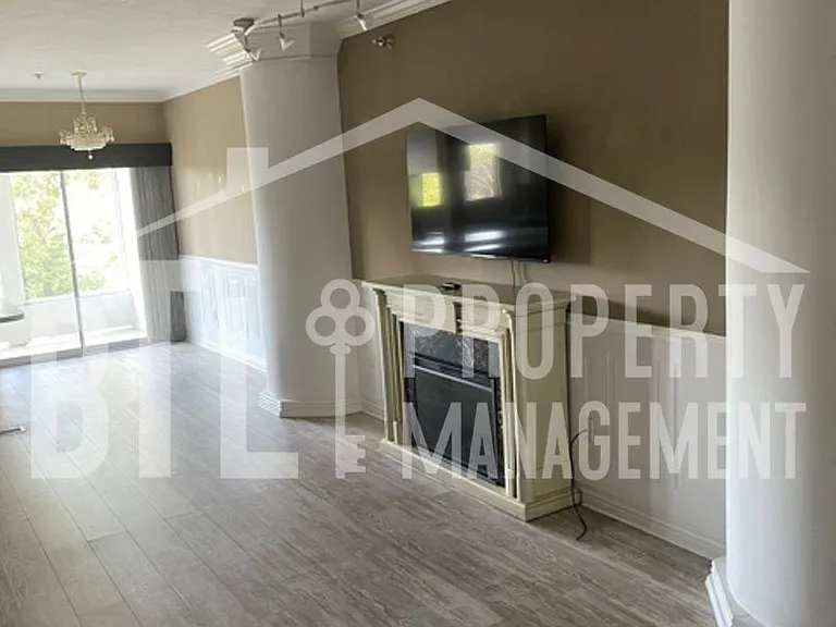 120 Oxford Ct #1 — Photo 16