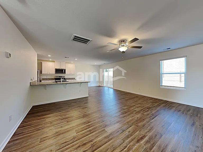 2058 Southlea Dr — Photo 4