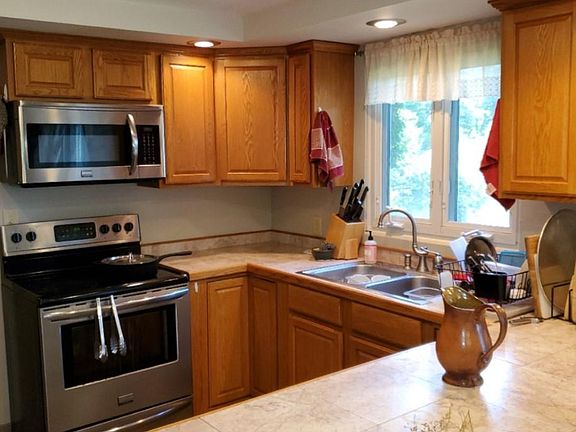 2nd image of 724 Keenan Dr #724
