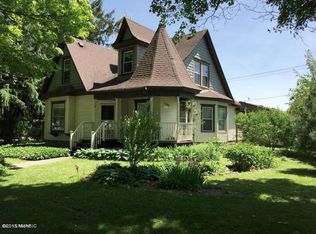 18 W Oak St, Sand Lake, MI 49343