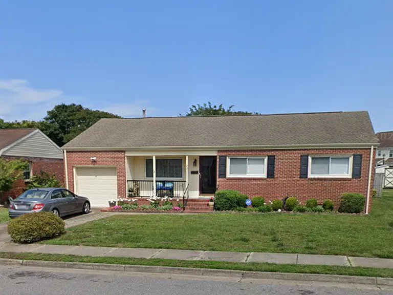 22 Pickett St — Photo 2