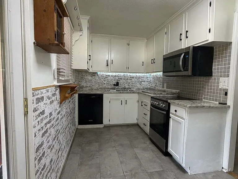 144 Lacy Cir — Photo 8
