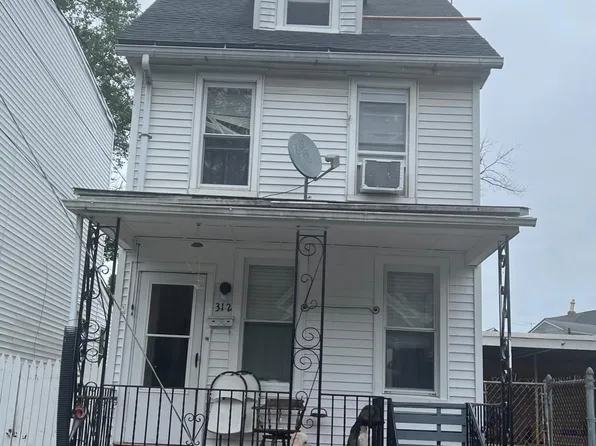 312 Broad St, Beverly, NJ 08010