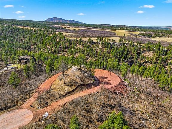 2nd image of 332 Nob Hill Rd