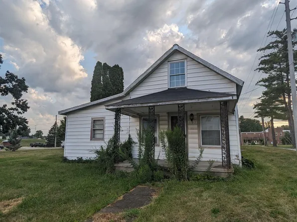 107 S Poplar St, Amboy, IN 46911