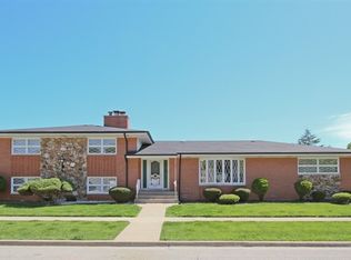 8901 S Richmond Ave, Evergreen Park, IL