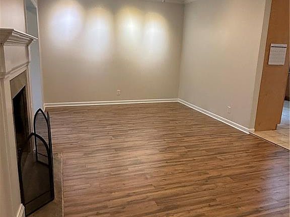 5th image of 107 Valley Dr