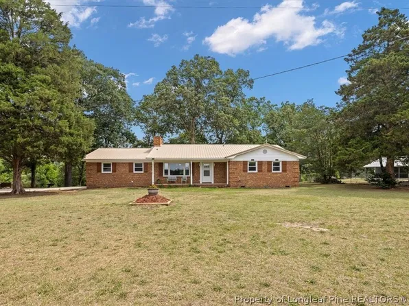 113 Lakeview Dr, Red Springs, NC 28377